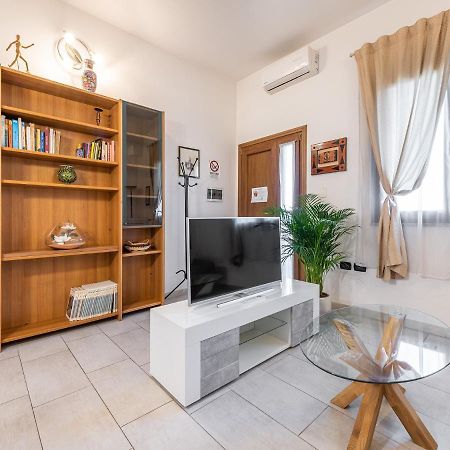La Mariposa - Bellavita Apartments อัสเซมินิ ภายนอก รูปภาพ