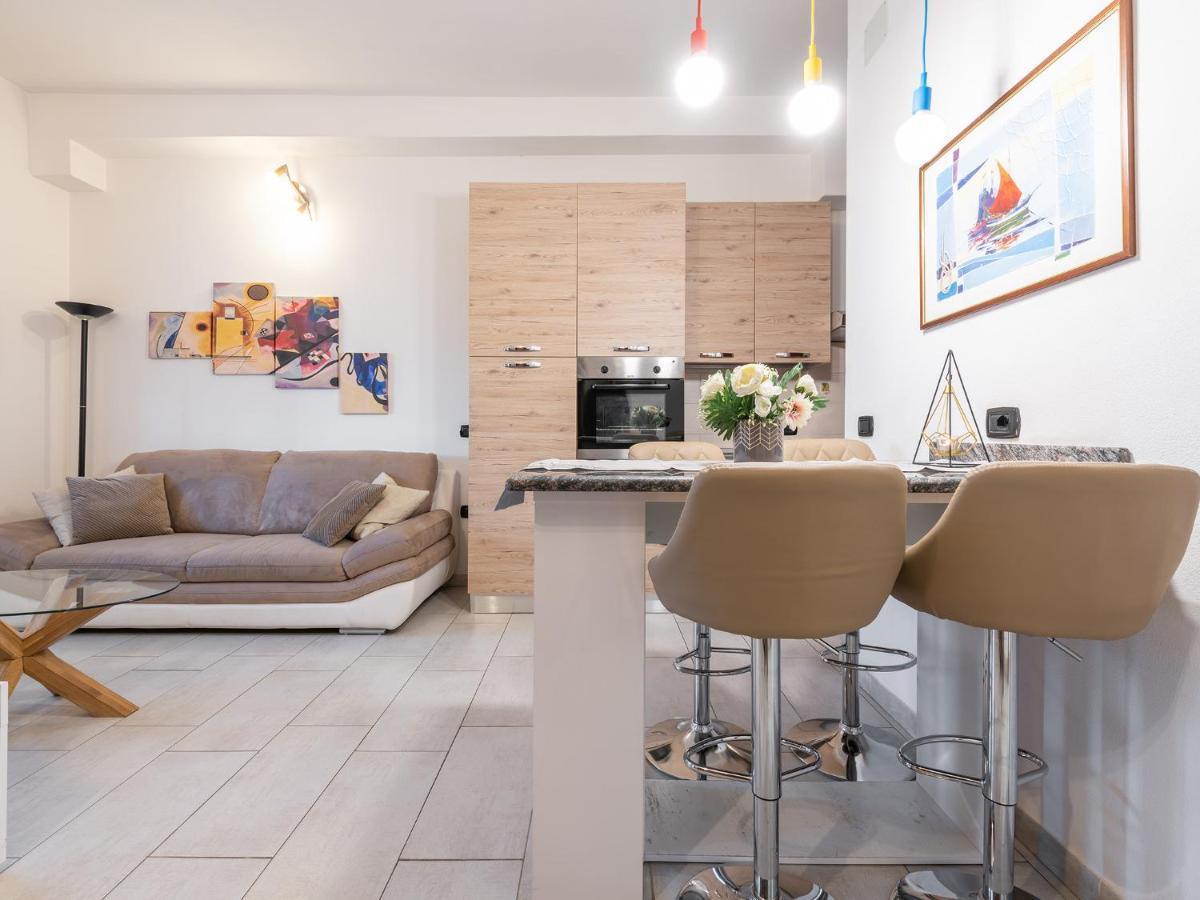 La Mariposa - Bellavita Apartments อัสเซมินิ ภายนอก รูปภาพ